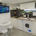Studio Cosy Avec Mezzanine דירה *