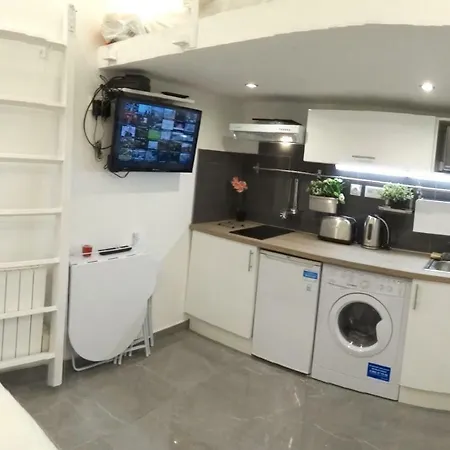 Studio Cosy Avec Mezzanine דירה
