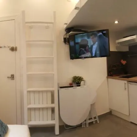 Studio Cosy Avec Mezzanine アパート